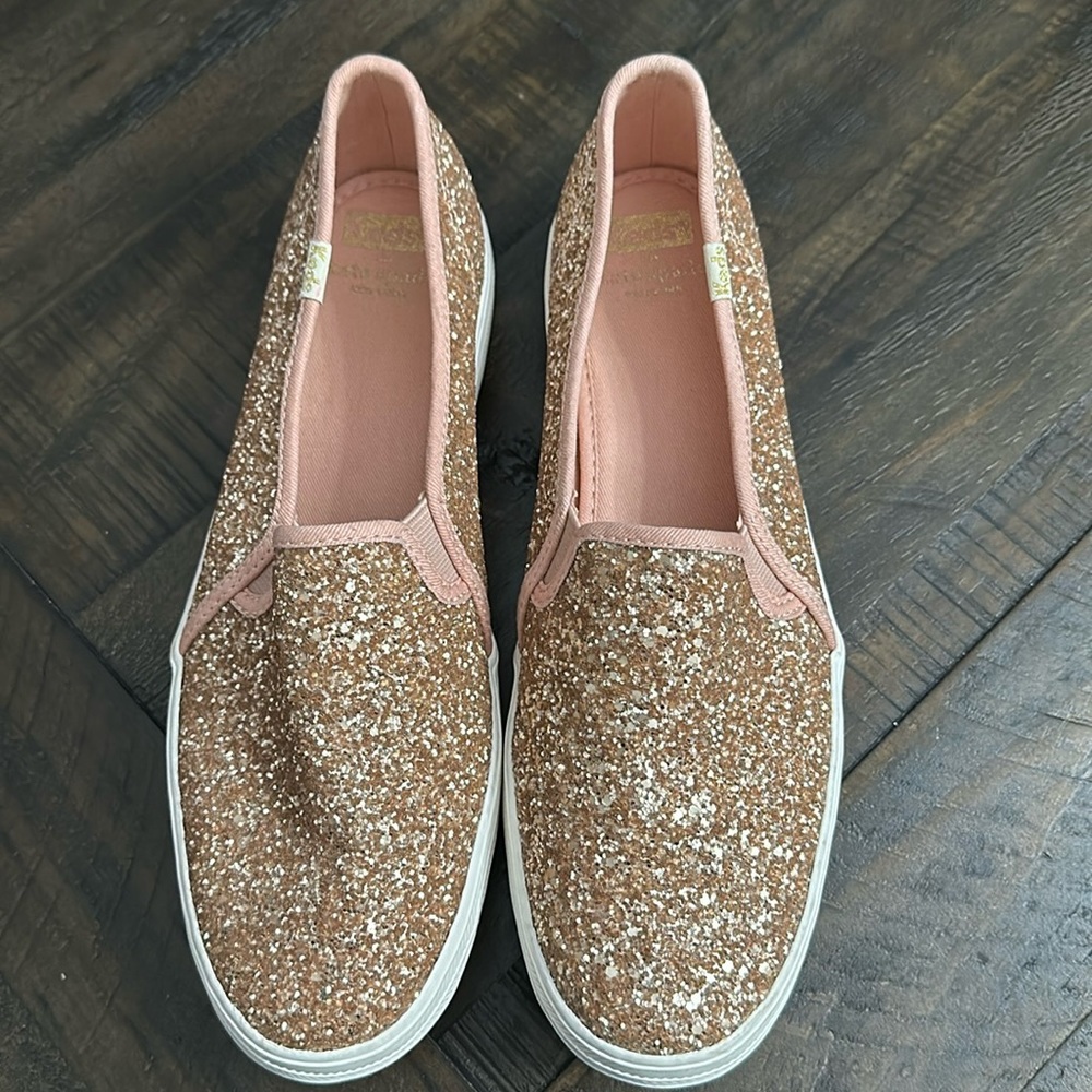 Keds x kate spade
Kate Spade Keds TRIPLE DECKER KATE SPADE GLITTER SIZE 9.5